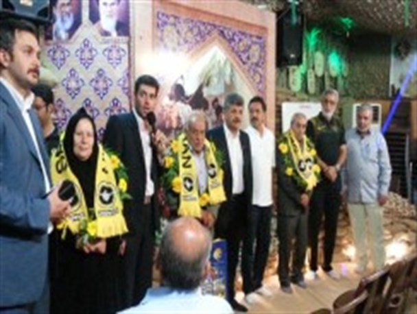 حسین فرکی و شاگردانش از مادر شهید سعید معینی تقدیر کردند +تصاویر