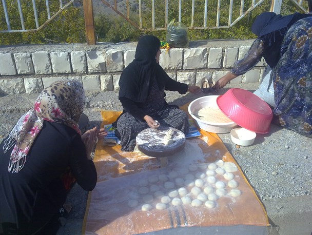 سیلی حرارت تنور بر صورتی که از زحمت سرخ می شود+تصاویر