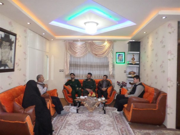 دیدار با خانواده معظم شهدا در خلخال / عکس