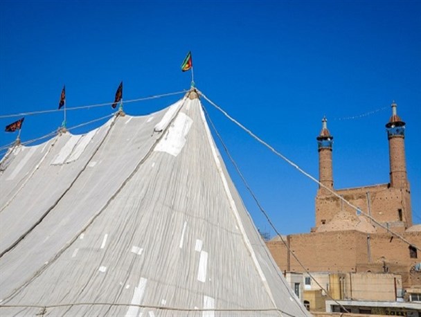 مراسم چادر کشی حسینیه قناد،ها در سبزوار برگزار شد