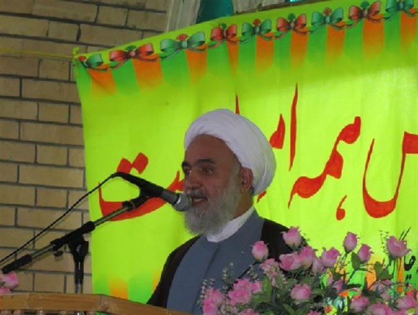 در جامعه با چند سخنرانی و منبر نمی توان  فتنه های خارج را خنثی کرد