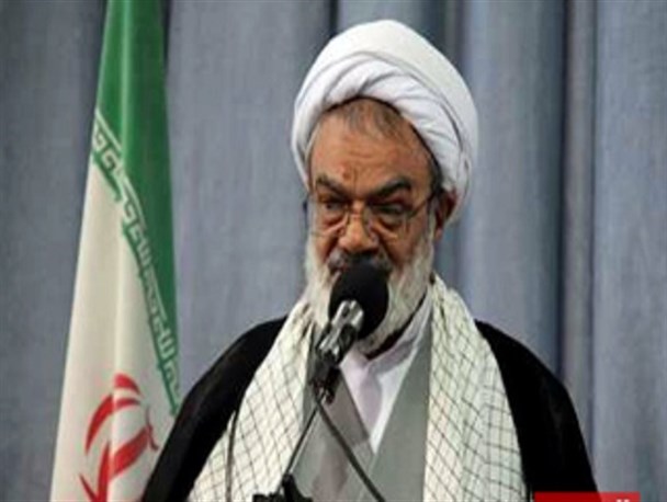 پلیس در قضیه امنیت اجتماعی جدی باشد/ عمر و وقت جوانان امانتی به دست سخنران و مداحان است