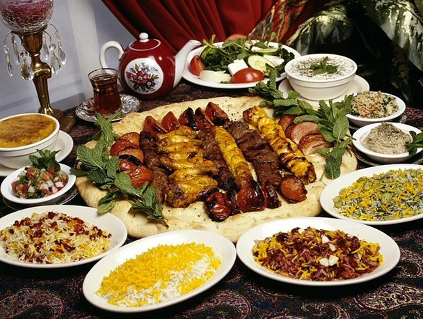 رواج نذری‌های نامتعارف/ به جای ریخت وپاش «فرهنگ» نذر کنید