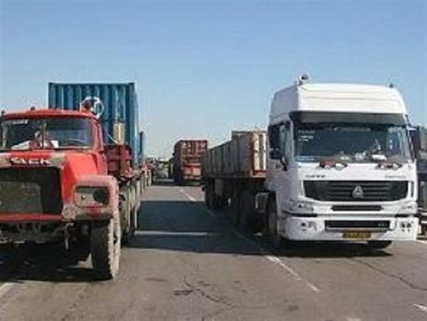وعده های مسئولان در رابطه با کامیون داران هنوز محقق نشده است/قم هنوز پایانه ندارد