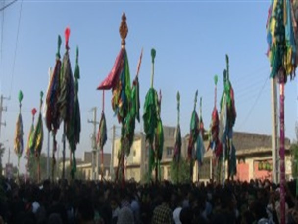 آیین معنوی علم گردانی ویژه روز پنجم محرم در میناب برگزار شد