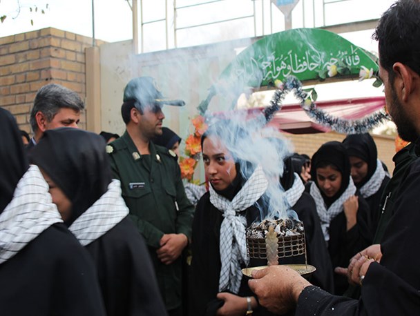 122 نفر از دانش آموزان خلیل آباد به مناطق عملیاتی جنوب اعزام شدند + تصاویر