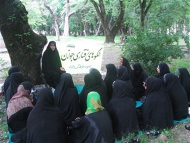 برگزاری دوره آموزش خانواده برای 454 مددجوی شهرستان آزادشهر