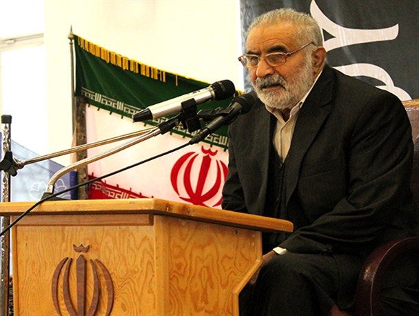 چرا وصیت‌نامه شهدا را در مدارس پخش نمی‌کنید