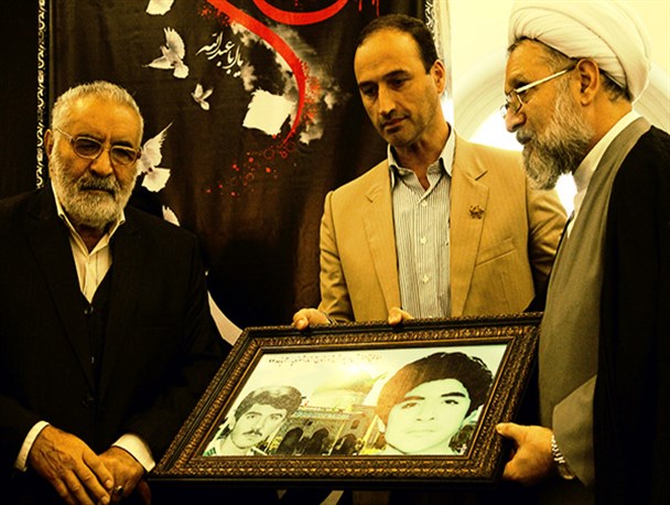 گزارش تصویری از مراسم یادواره شهدای دانش‌آموز آستانه‌اشرفیه با حضور خانواده شهید فهمیده