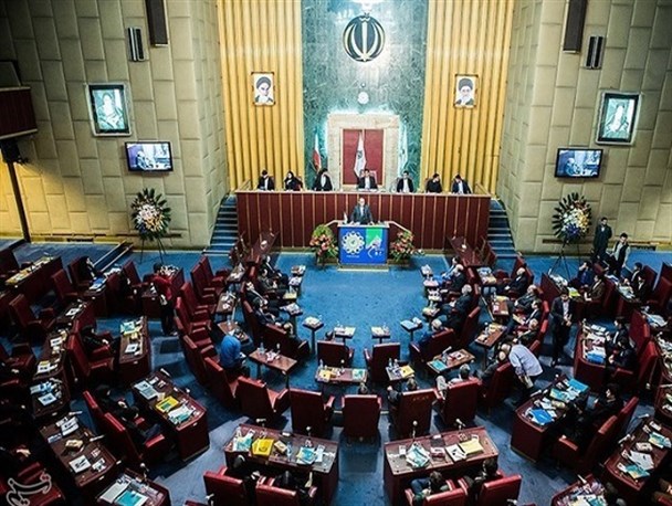 عضو مجلس شورای دانش آموزی کشور از مشکلات دانش آموزان سخن می گوید