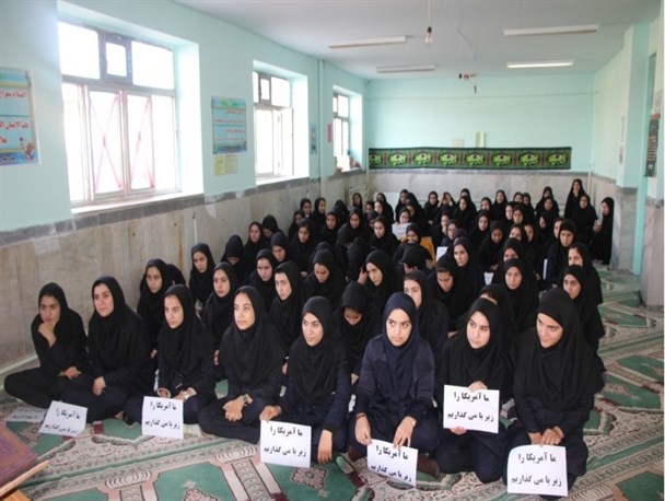 همایش حجاب و عفاف با عنوان "نهضت ما زنده ایم" در اصلاندوز+عکس