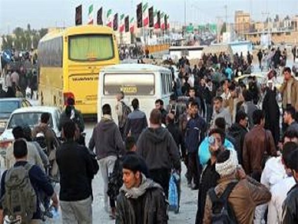 انتقال زوار از مهران به کرمانشاه با ۲۰۰۰ خودروی عمومی