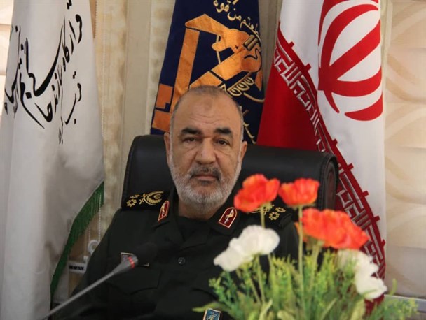 علی رغم تحریم و فشارهای اقتصادی نبض سازندگی کشور در حال تپش است/ محرومیت و فقر مانند یک دشمن سرسخت مبارزه می‌کنیم