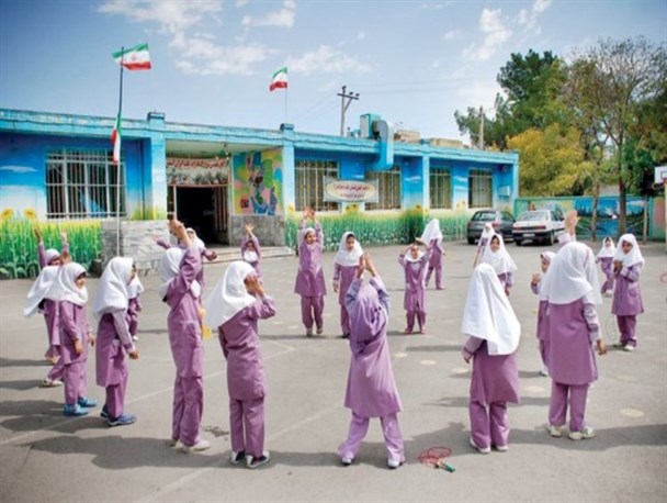 ۵۶۰ ساعت کمبود معلم در مقطع متوسطه فراهان/ گازرسانی به ۴ مدرسه فراهان تا سال آینده
