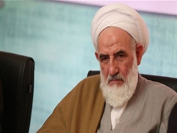 دشمن امروز به دنبال اختلاف در امت اسلامی است/ ملت ایران عزت و افتخار امروز خود را مرهون خون شهدا هستند