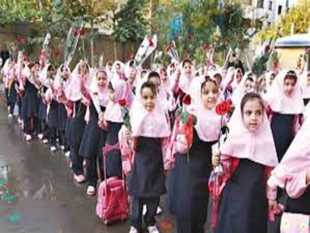 حمایت از ۴۰۰ دانش آموز رباط کریمی/ ۱۹ نخبه در عرصه های گوناگون داریم