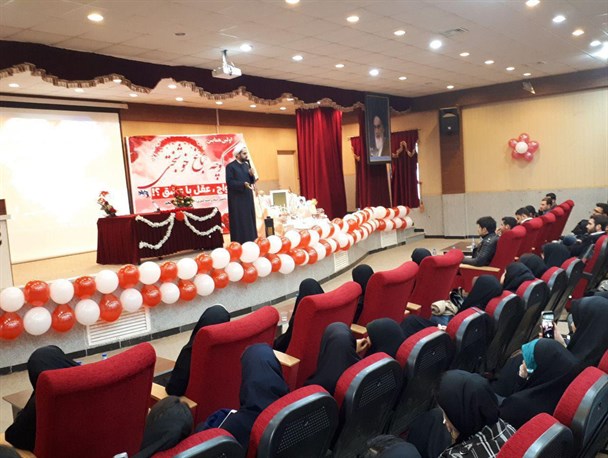 عکس/ اولین همایش بزرگ کوچه باغ خوشبختی با موضوع ازدواج ، عقل یا عشق ؟!