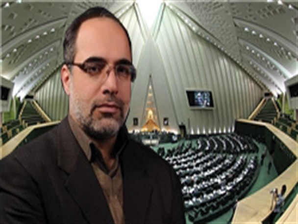 فتنه گرانی که در دولت مسئولیت گرفته اند ممکن است زمینه ساز فتنه دیگر شوند/ جایزه دادن به فتنه گران توسط دولت بد و منفور است