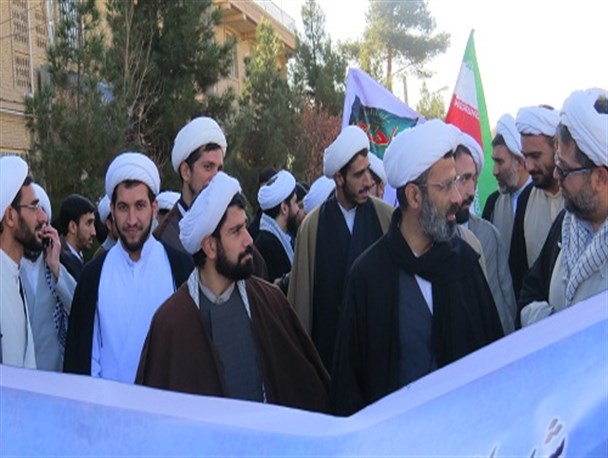 حضور پر رنگ طلاب و روحانیون کرمان در گرامیداشت حماسه نه دی