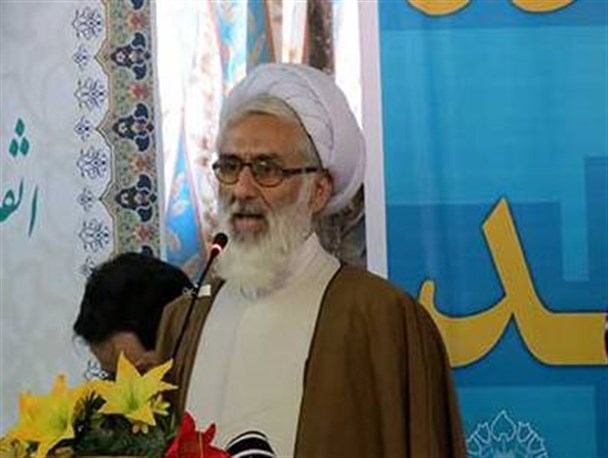 مردم پای آرمان های نظام و انقلاب ایستاده اند