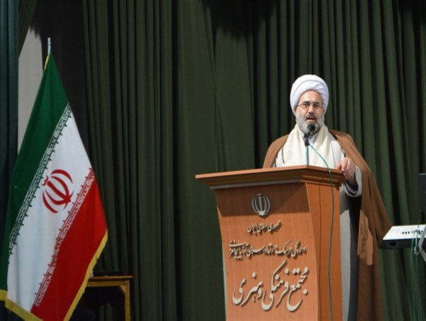 نقش هنر شعر و موسیقی در ترویج دین/هنرمندان دینی، عرصه فرهنگ و هنر را خالی نکنند