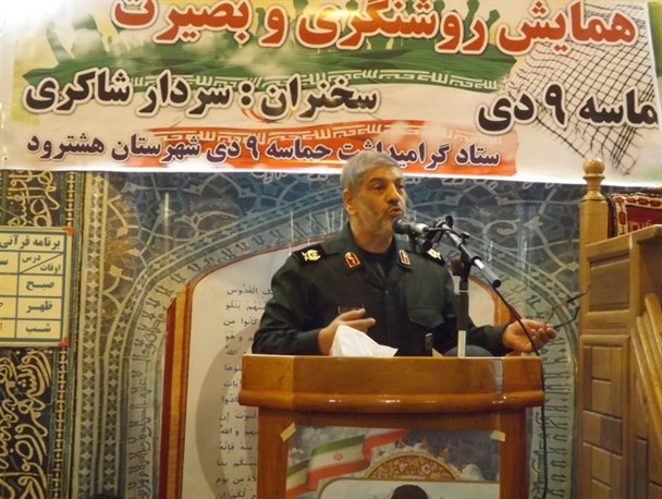 فتنه 88 ناشی از عدم بصیرت برخی ها شکل گرفت/ تبعیت مردم آگاه از فرامین ولایت مانع نفوذ دشمن می شود