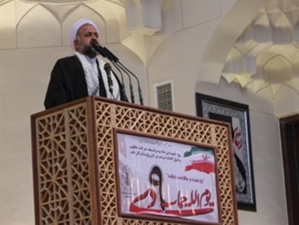 امام جامعه به فتنه گران رافت نشان داد وگرنه باید اعدام می شدند / مردم گرگان چشم فتنه را کور کردند / با بستن پارچه سبز به گردن سگ به مقدسات توهین شد