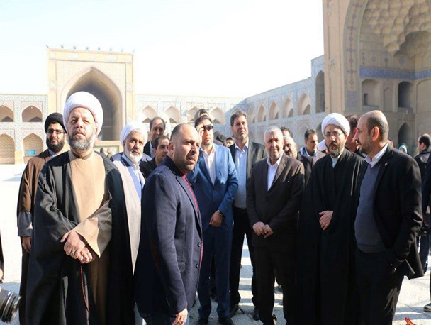 بازدید متولیان عتبات مقدس عراق و سوریه از مقبره علامه مجلسی در اصفهان/تصاویر