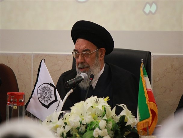 پیروی از فرد فاسد از مصادیق غفلت است