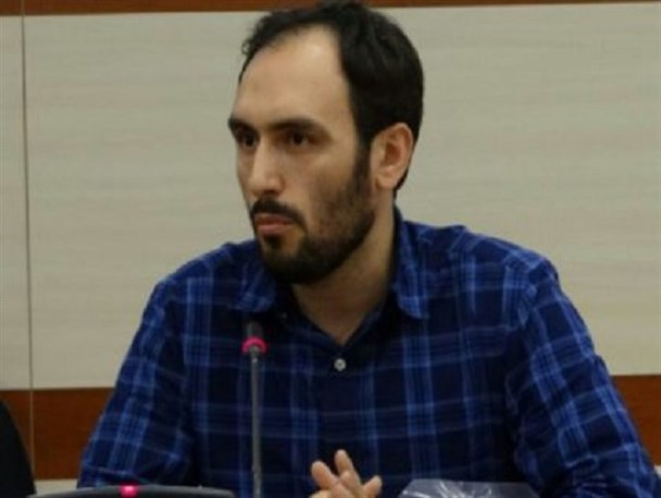 انبار کارخانجات، پر از محصولاتی است که منتظر گشایش در بازار هستند