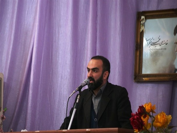 القای ناکارآمدی انقلاب اسلامی فتنه جدید دشمن است/ درد معیشت جامعه را باید جدی گرفت/ 9 دی نقطه عطف بصیرت مردم انقلابی بود