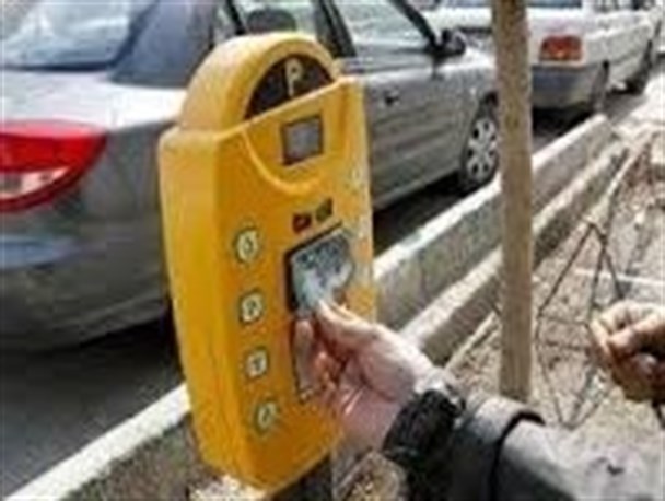 نصب تابلوهای علایم رانندگی پارک حاشیه ای با طرحی کاملا متمایز