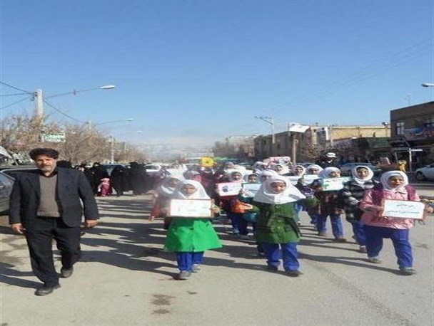طنین انداز شدن ندا ی لبیک یا محمد (ص)،دانش آموزان فاروجی