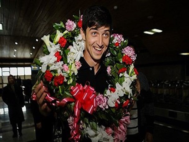 استقبال باشکوه گنبدی ها از سردار آزمون + تصاویر