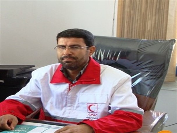 امداد رسانی به ۲۰ خودرو گرفتار در برف در محورهای مواصلاتی جوین