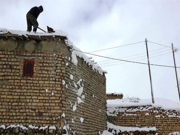 تصاویر صبح یک روز برفی در روستای دربندی درگز