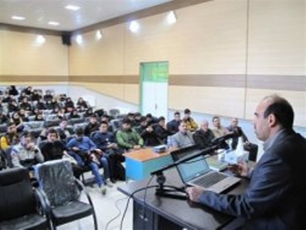 همایش کنکور دانش آموزی در گیوی برگزار شد