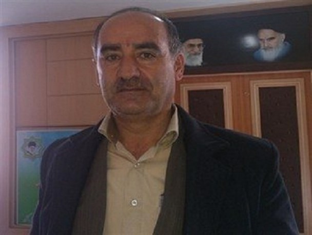 بارش برف و کولاک شدید تردد در محور دزلی- اورامان سخت کرده است