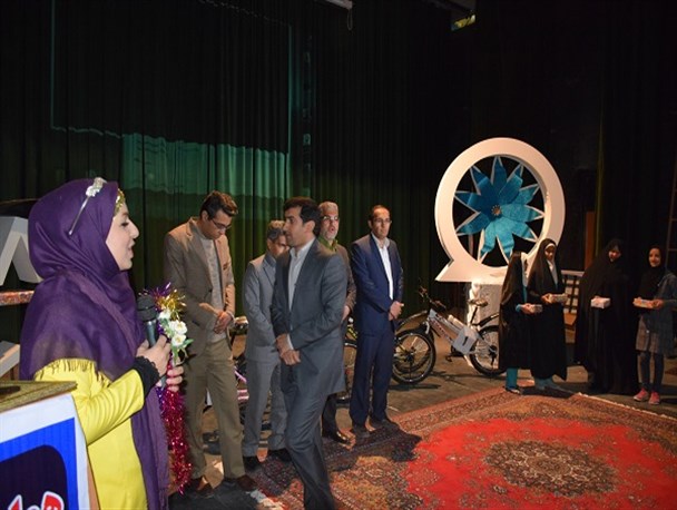 تقدیر از همیاران برق مدارس نی ریز