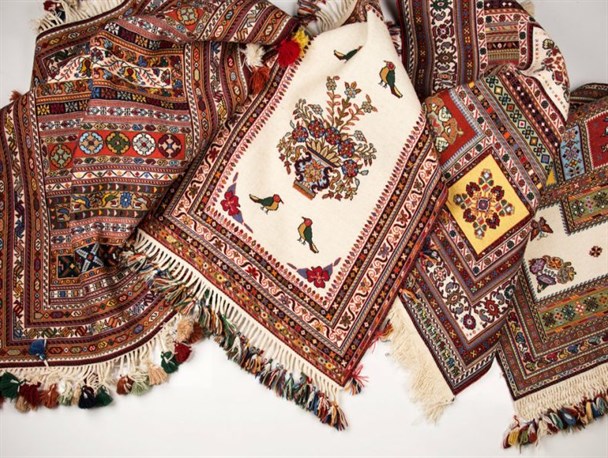 صنایع دستی حاجی آباد ظرفیتی برای تولید ثروت و اشتغال/ اتصای حاجی آباد به قطب تولید گلیم کشور