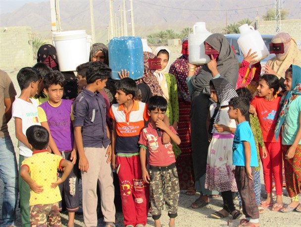 مشکل آب آشامیدنی روستای نَـــــــز و پرازَن از سوی قرارگاه محرومیت زدایی دنبال می شود