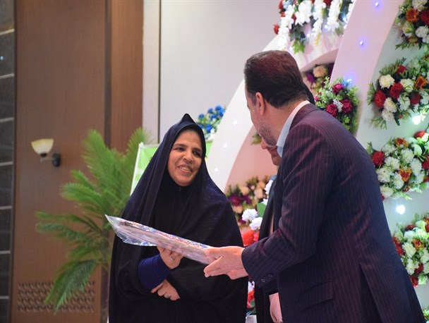 از پرستاران نمونه شهرستان میبد تقدیر شد