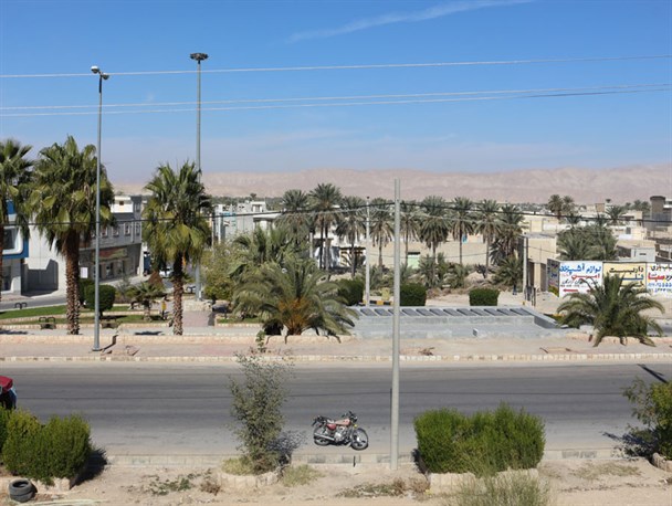 قبور شهدای قیام عشایر « لر و نفر » لارستان بدون نشان