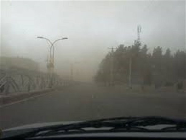 جولان ریزگردها در شرق کرمان/مسدود شدن راه ارتباطی ۲۹ روستا در ریگان
