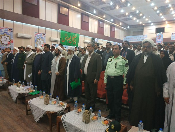 رونمایی از کتاب "میقات در نخلستان"/انقلاب موجب پیشرفت کشور و گسترش اسلام در منطقه شد
