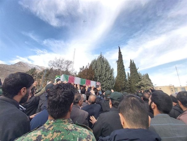 وداع عاشورایی مردم خرم‌آباد با پیکر شهید گمنام