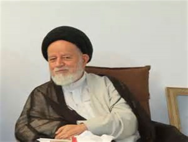 انتقاد امام جمعه سمنان از گران شدن پی در پی اجناس/بعید می دانم با گران شدن اجناس تورم به صفر رسیده باشد