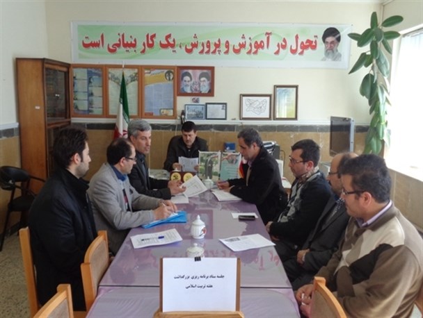معاونان و مربیان پرورشی، سربازان جنگ نرم با دشمنان هستند