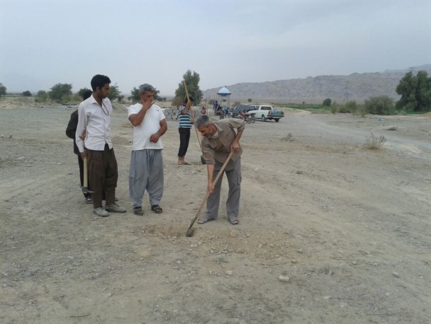مردم روستای سرچاهان هرمزگان به استقبال روز درخت کاری رفتند/طرح درخت کاری بهشت زهرا