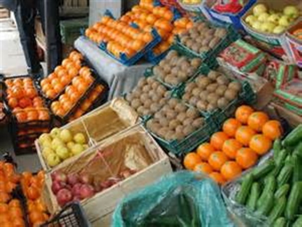 ناظران کنترل قیمت میوه ، به سرکشی هر روزه بازار مشغول هستند/ توزیع از 25 اسفند آغاز و تا 11 فروردین 94 ادامه دارد